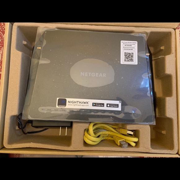 Nighthawk X4S Router - Picture 3 of 3